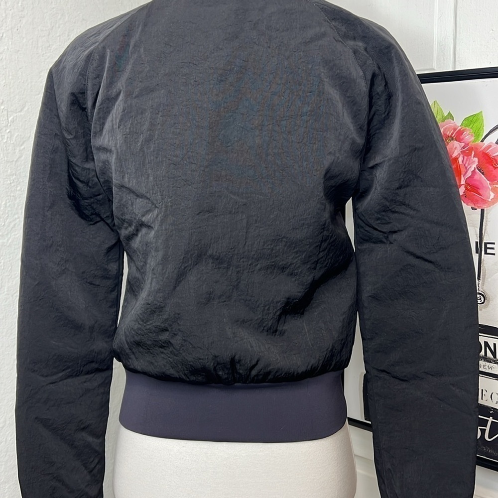 Lululemon Black Non-Stop Reversible Bomber Jacket Size 2 - Picture 9 of 13